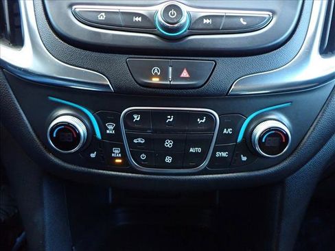 Used 2024 Chevrolet Equinox LT image 17