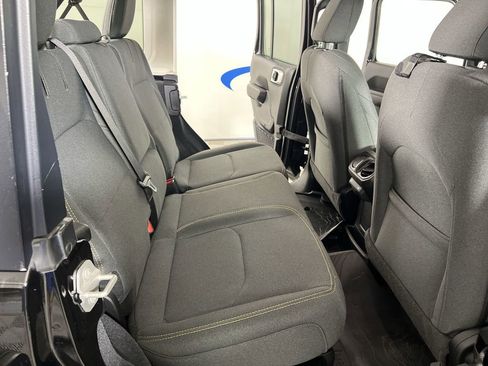 Used 2024 Jeep Wrangler Unlimited w/ Convenience Group AWD/4WD image 24