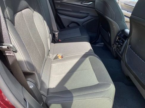 Used 2024 Jeep Grand Cherokee Laredo w/ Luxury Tech Group I AWD/4WD image 32