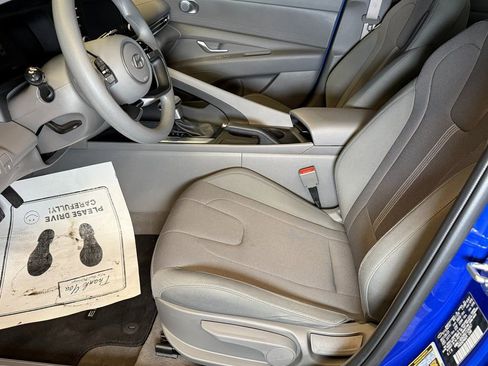 Used 2024 Hyundai Elantra SE image 21