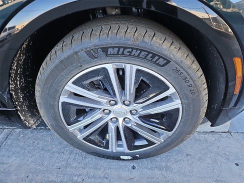 New 2024 Cadillac Lyriq Luxury image 7