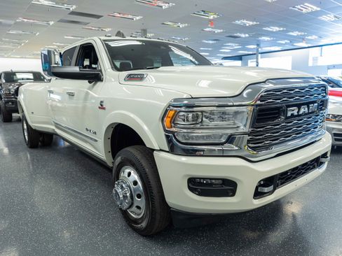 Used 2019 RAM 3500 Limited w/ Max Tow Package AWD/4WD image 5