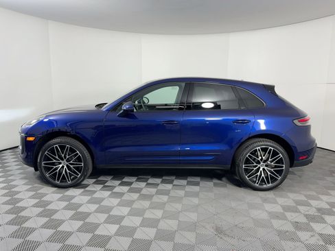 Certified 2026 Porsche Macan AWD/4WD image 2