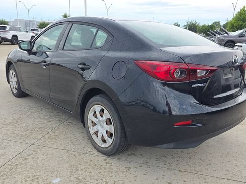 Used 2018 MAZDA MAZDA3 Sport FWD image 3