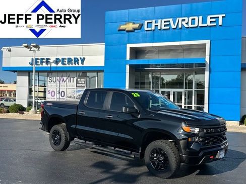 Used 2023 Chevrolet Silverado 1500 Custom Trail Boss w/ LPO, Dark Essentials Package image 1