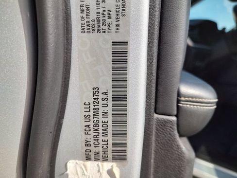 Certified 2021 Jeep Grand Cherokee L Limited AWD/4WD image 32