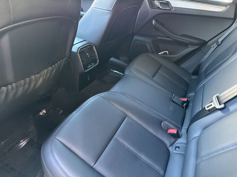 Certified 2026 Porsche Macan AWD/4WD image 14