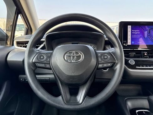 Used 2024 Toyota Corolla LE w/ LE Convenience Package FWD image 19