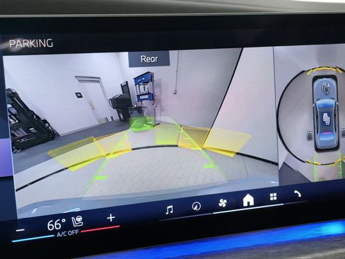 Used 2024 BMW 740i xDrive image 57