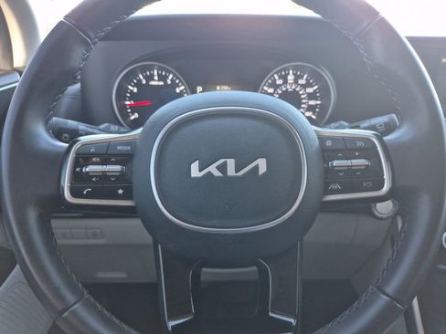 Certified 2023 Kia Carnival LX image 21