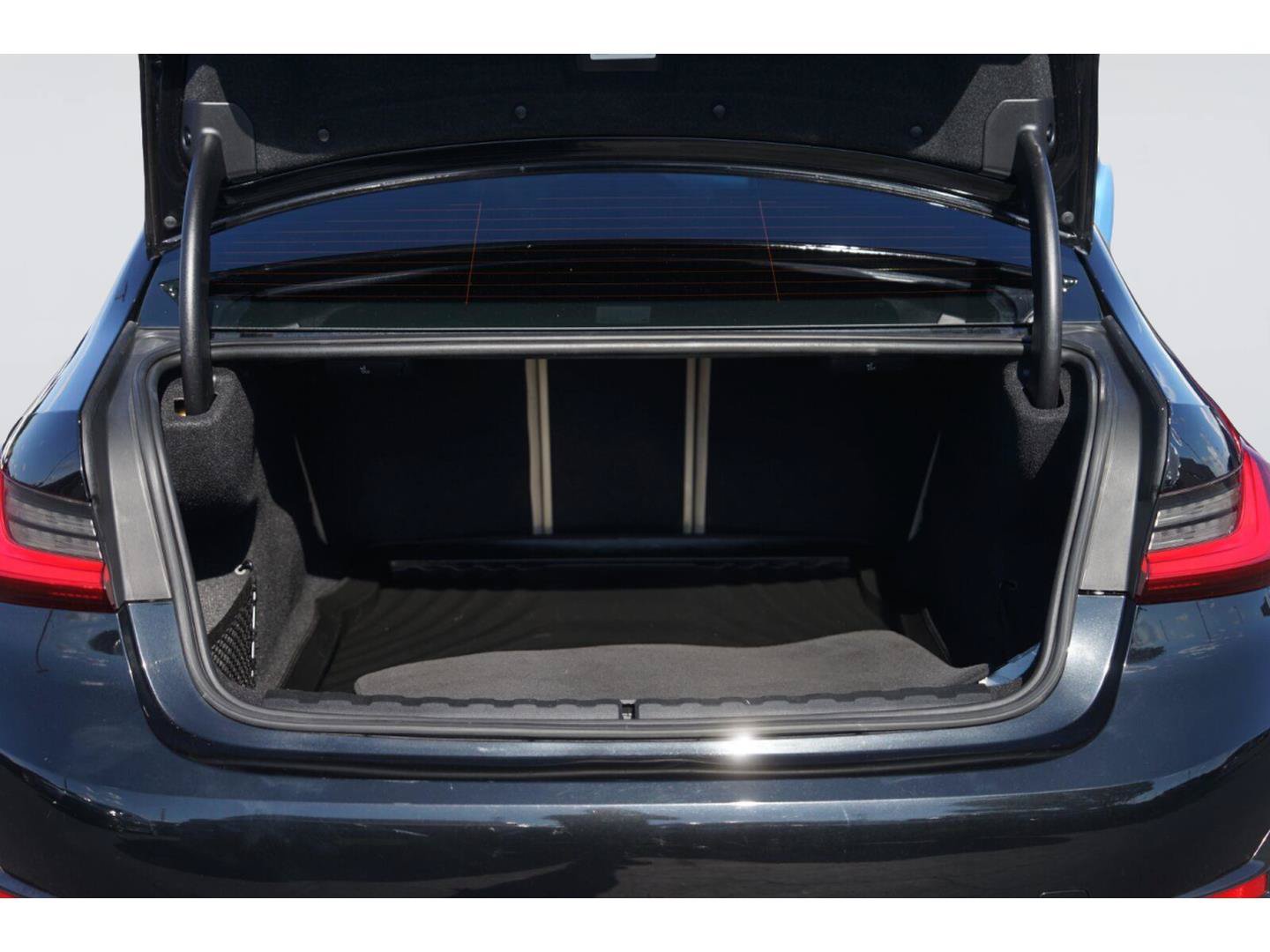 Used 2020 BMW 330i Sedan RWD image 31