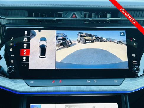 Used 2024 Jeep Wagoneer Launch Edition image 16