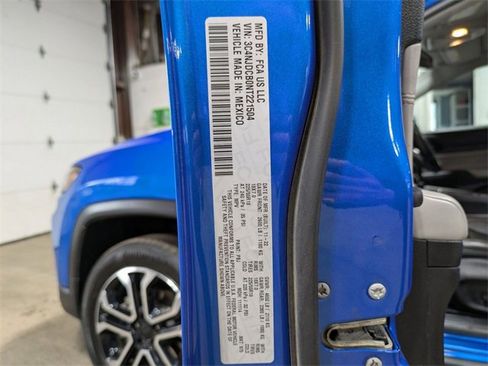 Used 2022 Jeep Compass Limited image 30