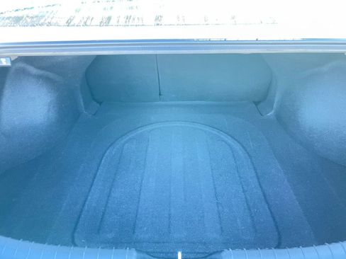 Used 2025 Hyundai Elantra Limited image 32