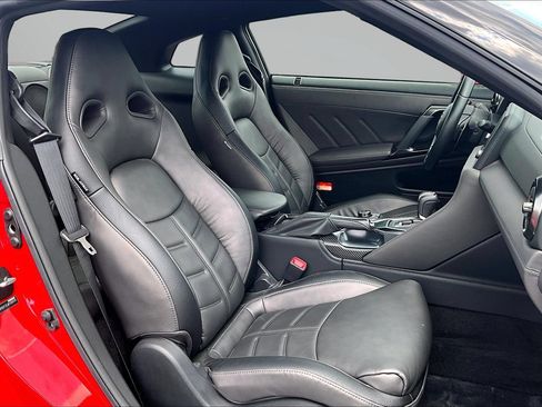 Used 2020 Nissan GT-R Premium w/ Premium Interior Package AWD/4WD image 6