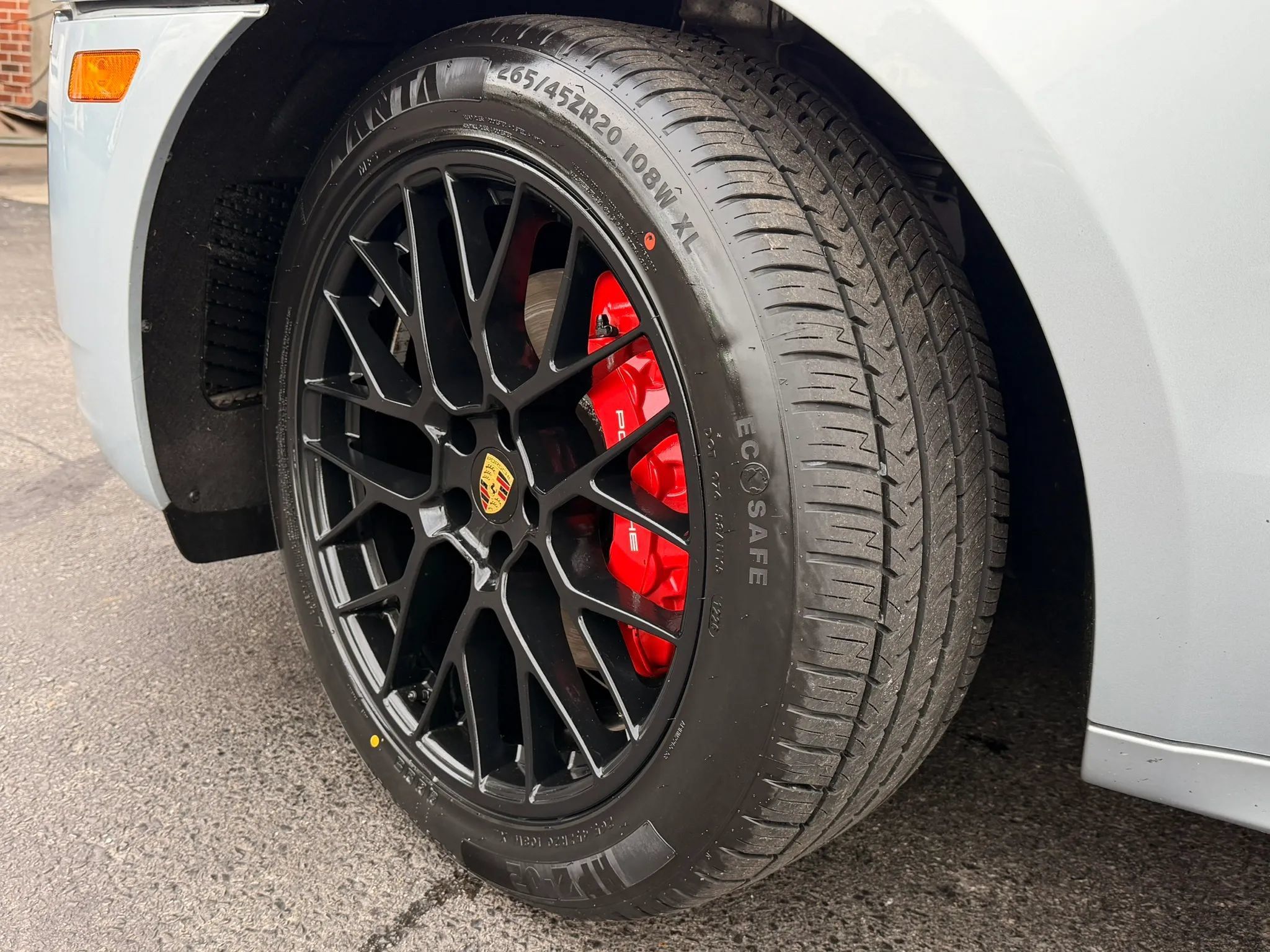 Used 2018 Porsche Macan GTS w/ Premium Package Plus AWD/4WD image 27