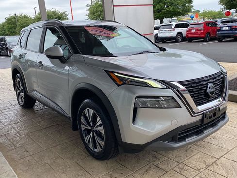 Certified 2023 Nissan Rogue SV w/ SV Premium B Package AWD/4WD image 3
