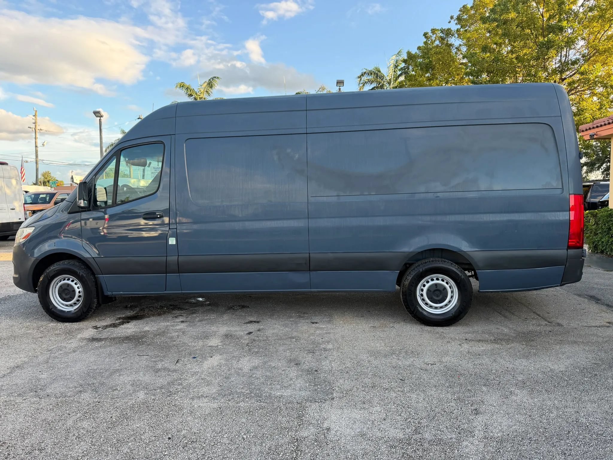 Used 2019 Mercedes-Benz Sprinter 2500 170 Extended Cargo image 3