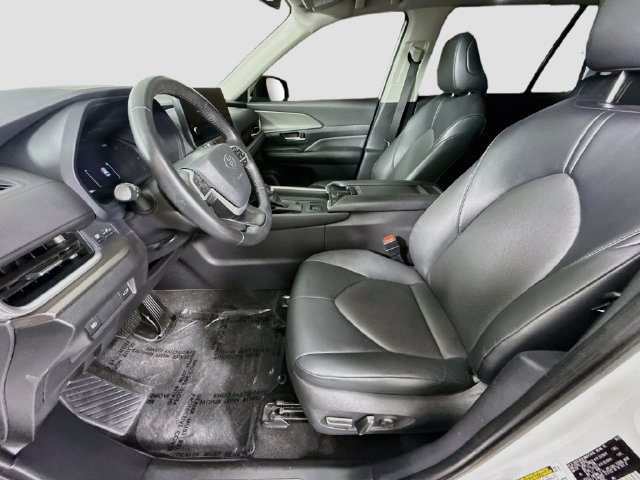 Certified 2025 Toyota Grand Highlander FWD image 22