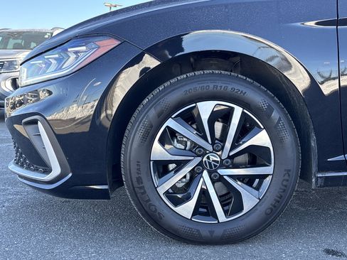 Certified 2025 Volkswagen Jetta S image 12