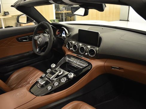 Used 2018 Mercedes-Benz AMG GT C image 28