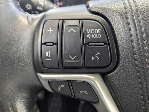 Used 2018 Toyota Highlander XLE image 35