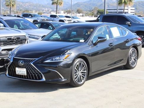 Certified 2025 Lexus ES 300h w/ Premium Package image 3