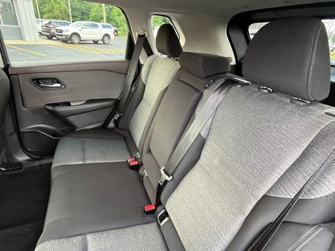 Used 2023 Nissan Rogue SV AWD/4WD image 17