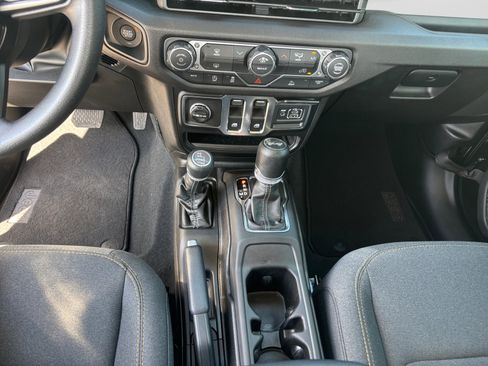 Used 2026 Jeep Wrangler Sport AWD/4WD image 18