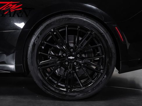 Used 2018 Chevrolet Camaro ZL1 RWD image 19