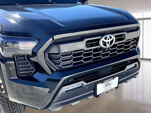 Used 2024 Toyota Tacoma TRD Off-Road w/ TRD Off Road Premium Package AWD/4WD image 29