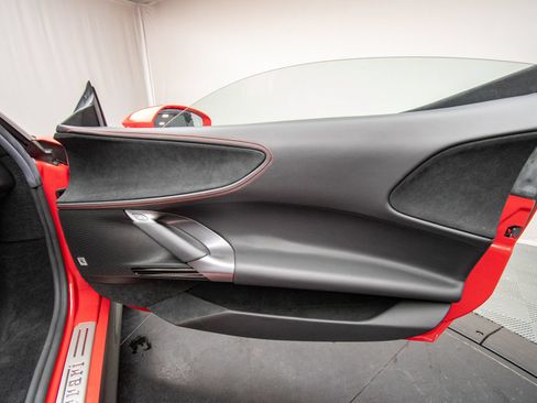 Used 2022 Ferrari SF90 Stradale AWD/4WD image 32