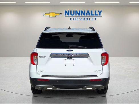 Used 2021 Ford Explorer XLT w/ Equipment Group 202A image 4