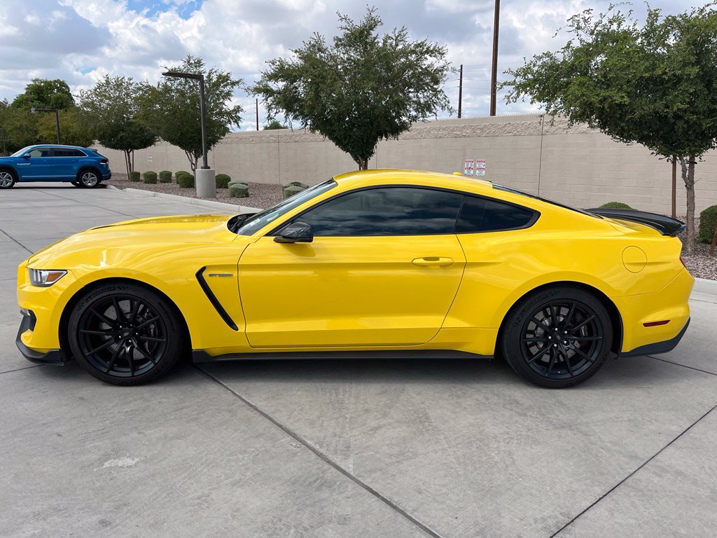 Used 2017 Ford Mustang Shelby GT350 RWD image 4