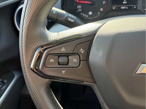 Used 2025 Chevrolet Trax LS w/ LS Convenience Package FWD image 24