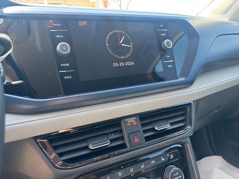 Used 2024 Volkswagen Taos SE image 16