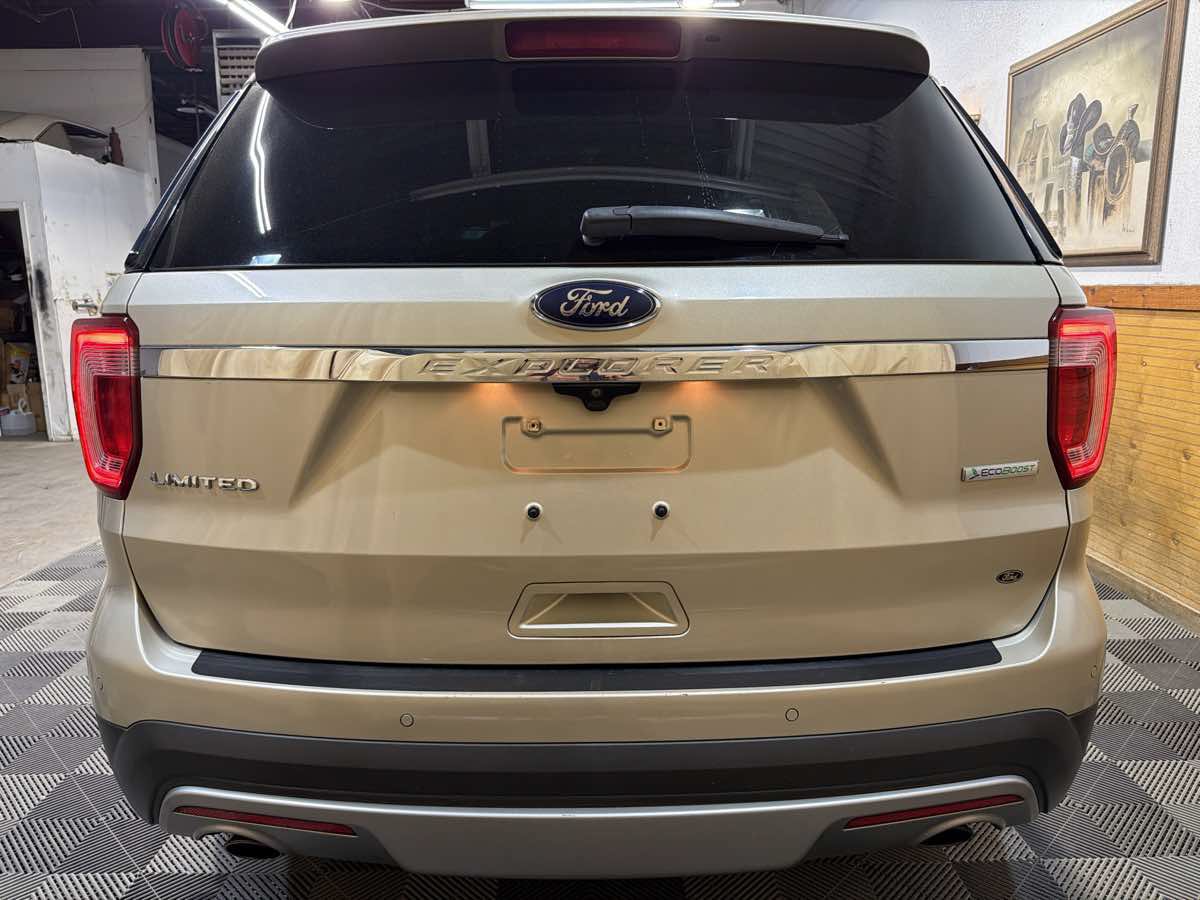 Used 2017 Ford Explorer Limited FWD image 4