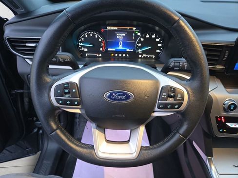 Used 2022 Ford Explorer XLT w/ Equipment Group 202A image 13