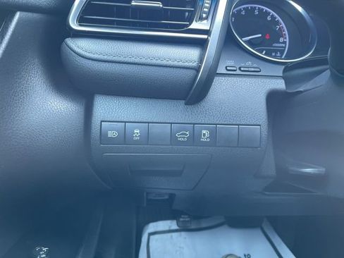 Used 2019 Toyota Camry SE image 17