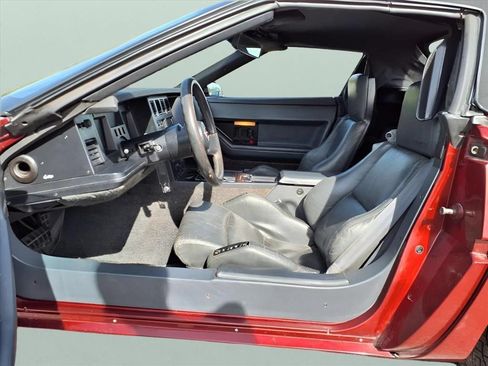 Used 1987 Chevrolet Corvette Convertible RWD image 3