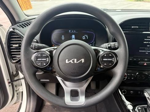 Used 2025 Kia Soul S FWD image 10