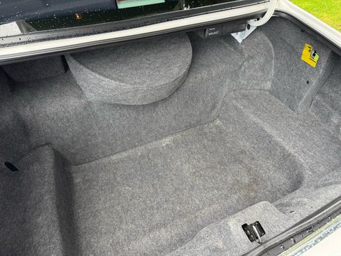 Used 1996 Lincoln Town Car Signature image 32