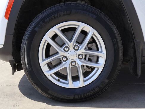 Used 2023 Jeep Grand Cherokee L Laredo w/ MOPAR Finishing Package AWD/4WD image 6
