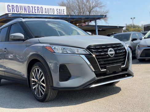 Used 2023 Nissan Kicks SV image 4
