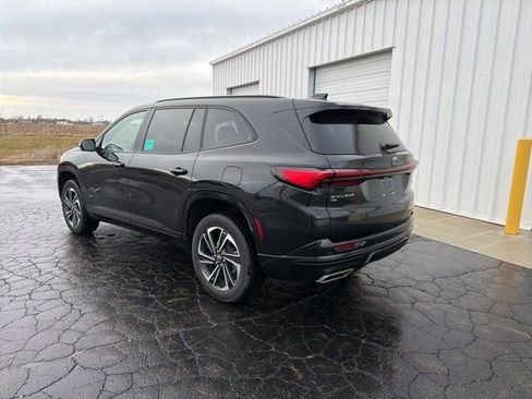 Used 2025 Buick Enclave Sport Touring image 4