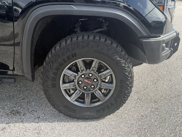Used 2025 GMC Sierra 1500 AT4X AWD/4WD image 18