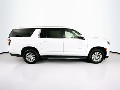 Used 2024 Chevrolet Suburban LT image 10