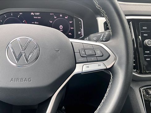 Certified 2023 Volkswagen Atlas SE FWD image 25