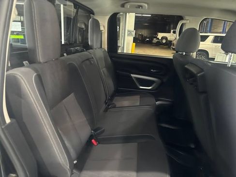 Used 2022 Nissan Titan SV AWD/4WD image 33