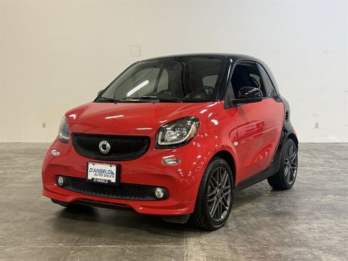 Used 2017 smart fortwo passion RWD image 3